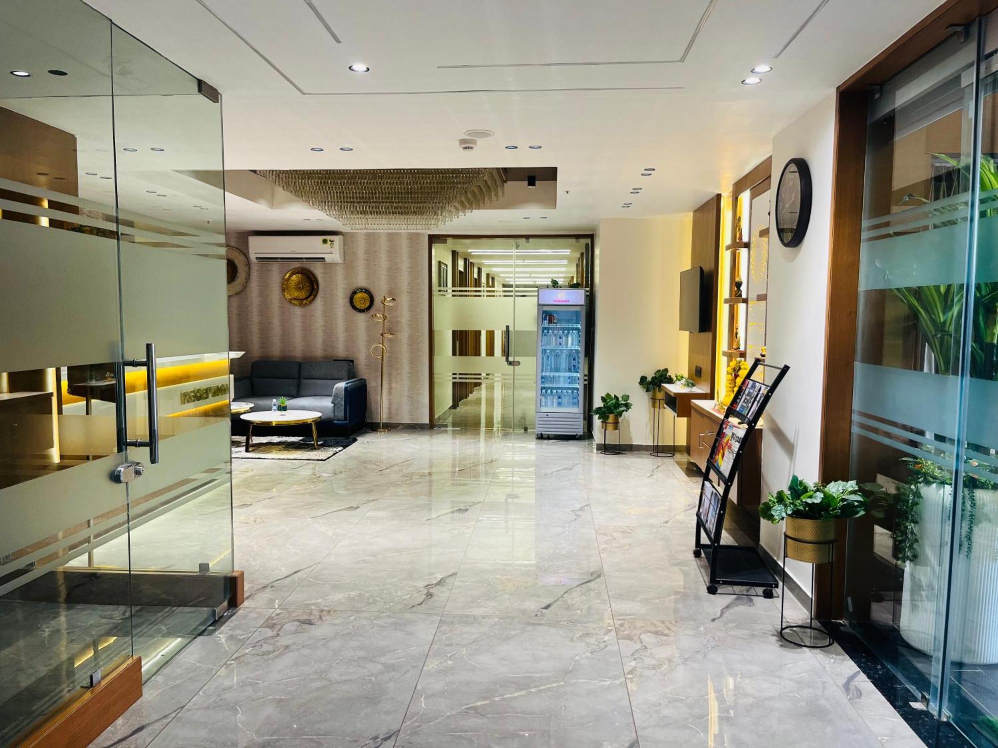 Hotel Royal Empire جاندي نجر المظهر الخارجي الصورة